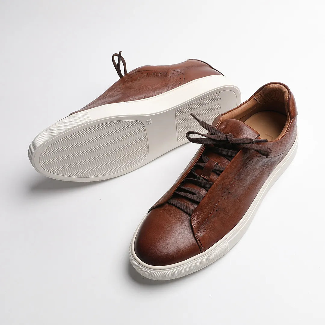 tenis de couro masculino, tenis couro masculino, tenis masculino de couro, tenis masculino, tênis couro masculino, tênis masculino de couro legítimo, tênis casual masculino couro, tênis de couro marrom masculino, tênis masculino couro confortável, tênis masculino elegante, tênis social masculino casual, tênis de couro premium, tênis couro legítimo masculino, tênis de couro com solado branco, tênis masculino couro estilo italiano, tênis marrom masculino, tênis masculino couro urbano, tênis masculino couro