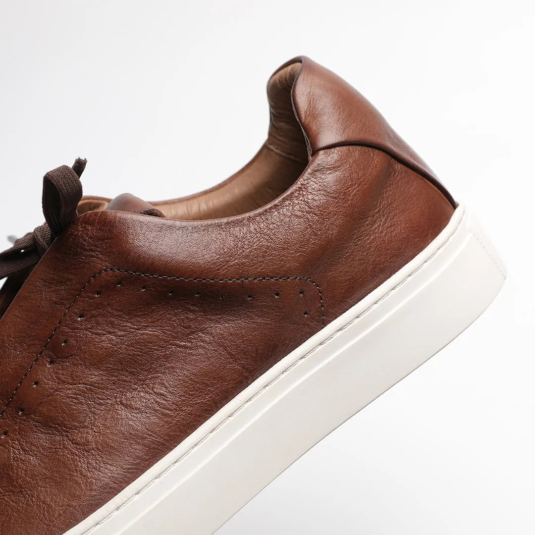 tenis de couro masculino, tenis couro masculino, tenis masculino de couro, tenis masculino, tênis couro masculino, tênis masculino de couro legítimo, tênis casual masculino couro, tênis de couro marrom masculino, tênis masculino couro confortável, tênis masculino elegante, tênis social masculino casual, tênis de couro premium, tênis couro legítimo masculino, tênis de couro com solado branco, tênis masculino couro estilo italiano, tênis marrom masculino, tênis masculino couro urbano, tênis masculino couro